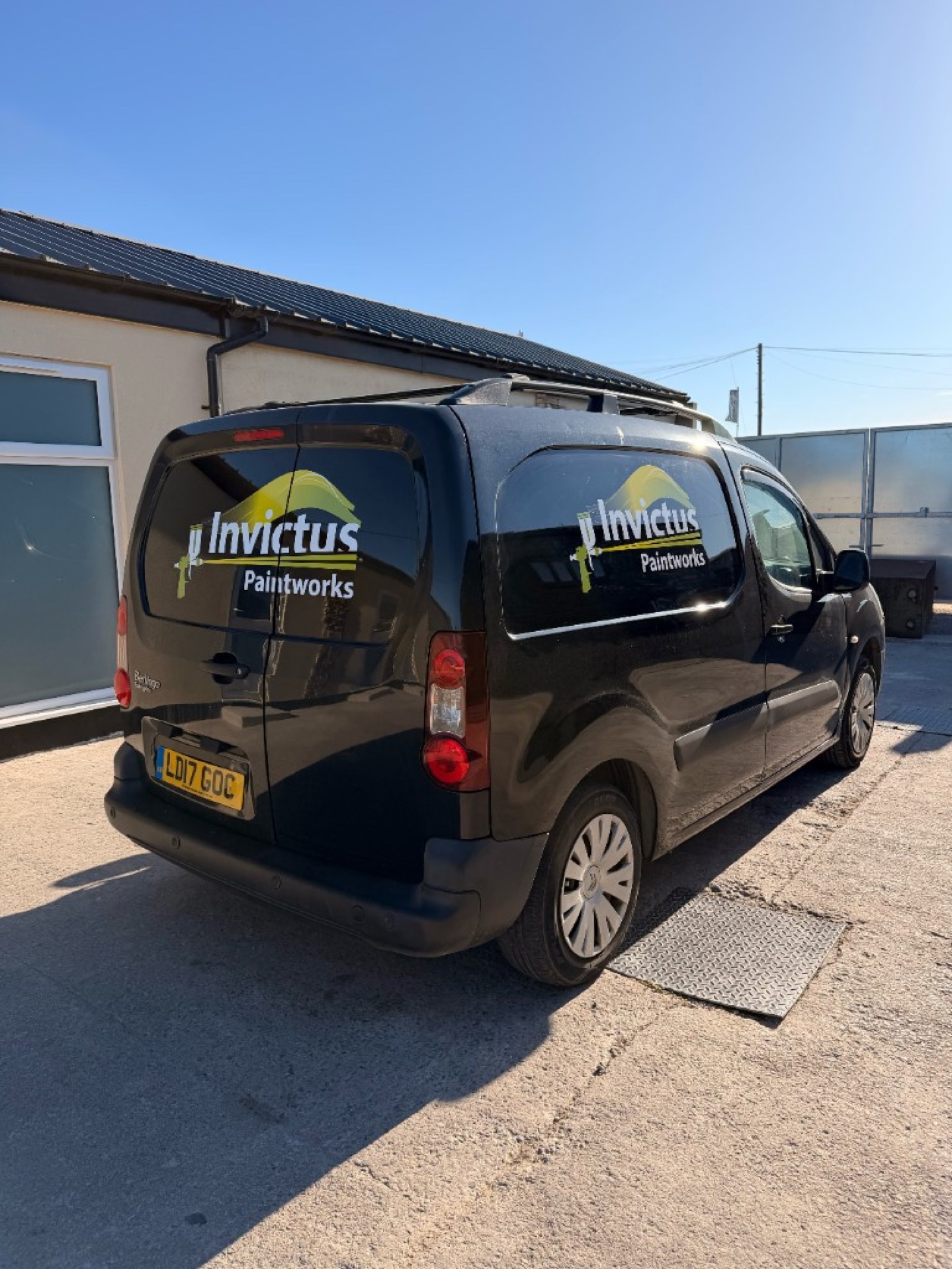 Invictus Paintworks Citroën Berlingo with vinyl fleet livery